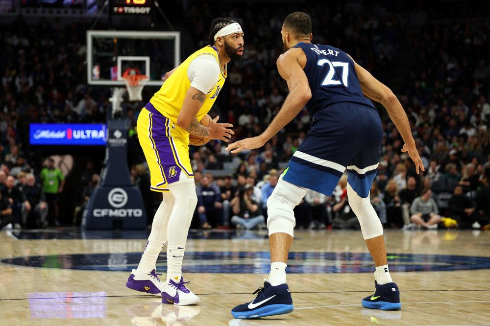 更是凭借强 更是凭借强